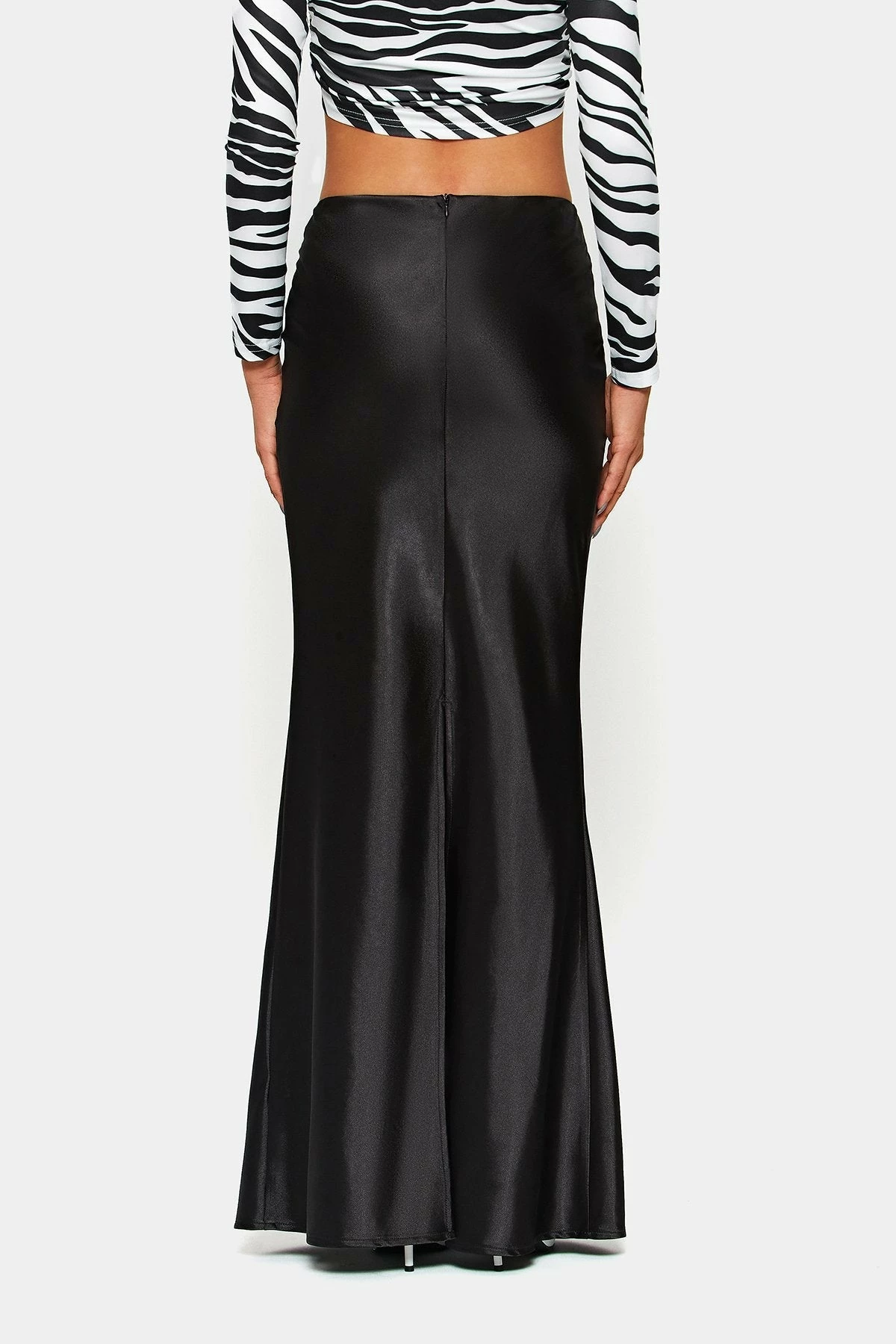 SOLADO Low Waist Split Hem Mermaid Satin Maxi Skirt 9 SOLADO Low Waist Split Hem Mermaid Satin Maxi Skirt - Image 7
