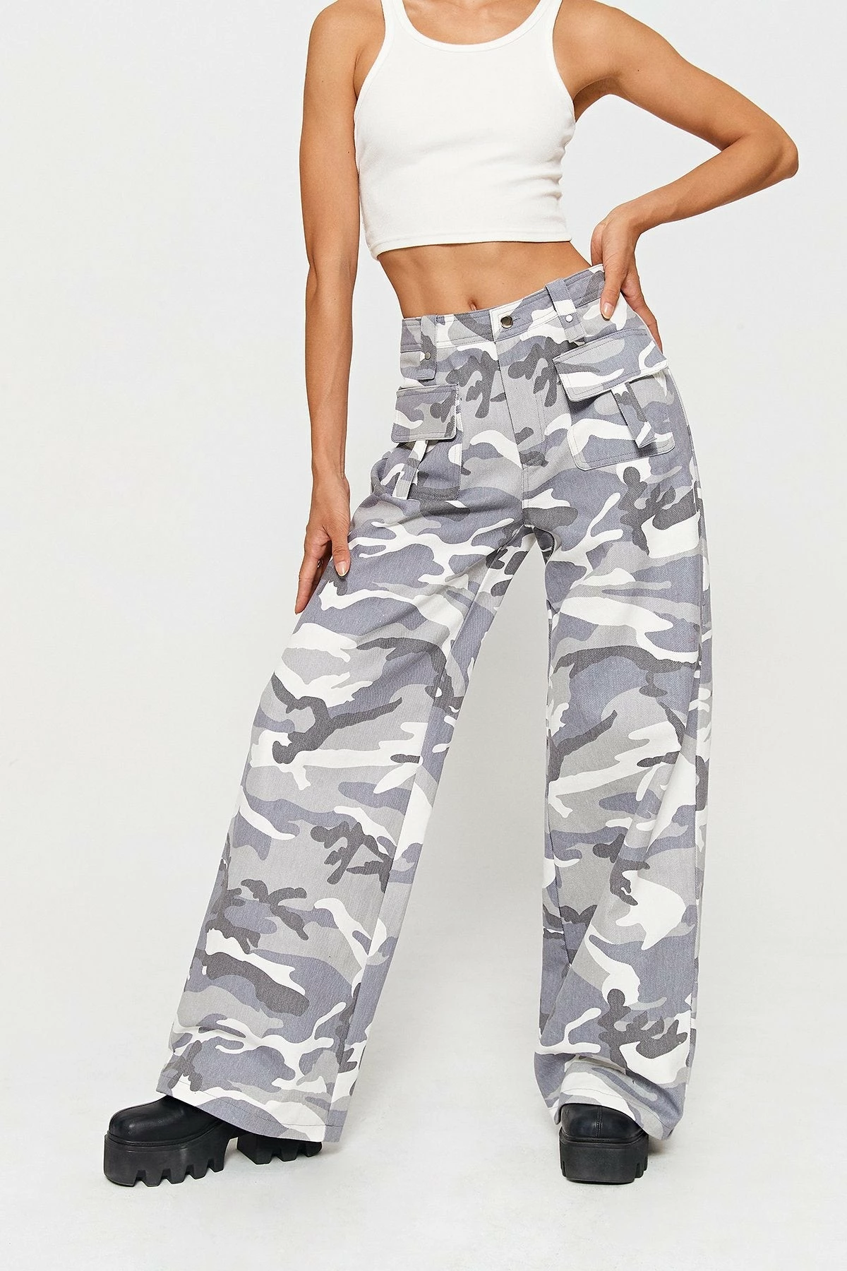 SOLADO Low Waist Camo Print Pocket Patched Straight Pants 4 SOLADO Low Waist Camo Print Pocket Patched Straight Pants - Image 2
