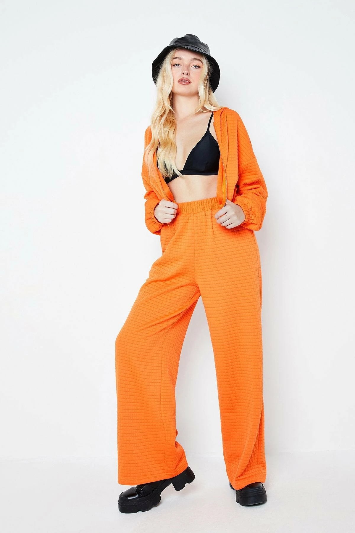 SOLADO High Waist Dual Pocket Waffle Knit Straight Pants 5 SOLADO High Waist Dual Pocket Waffle Knit Straight Pants - Image 3