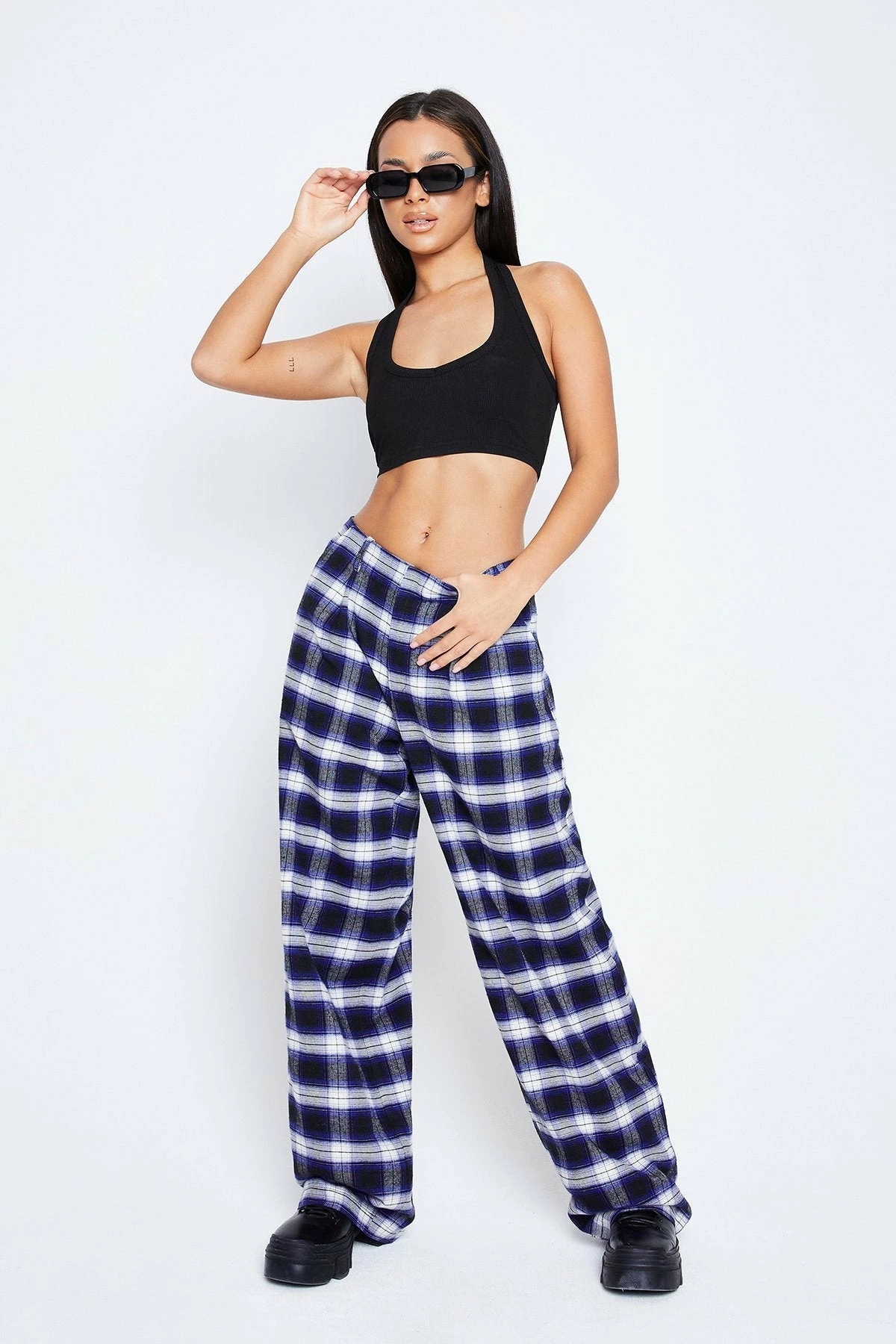 SOLADO Low Waist Check Print Dual Pocket Straight Pants 4 SOLADO Low Waist Check Print Dual Pocket Straight Pants - Image 2