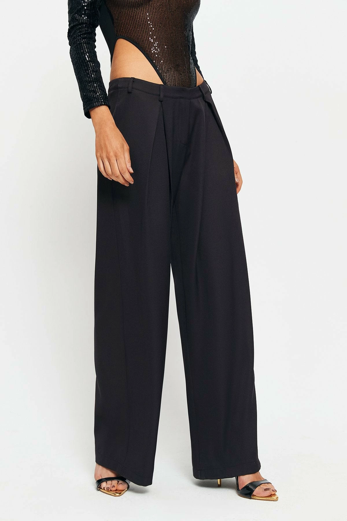 SOLADO Low Waist Ruched Wide Leg Pants 4 SOLADO Low Waist Ruched Wide Leg Pants - Image 2