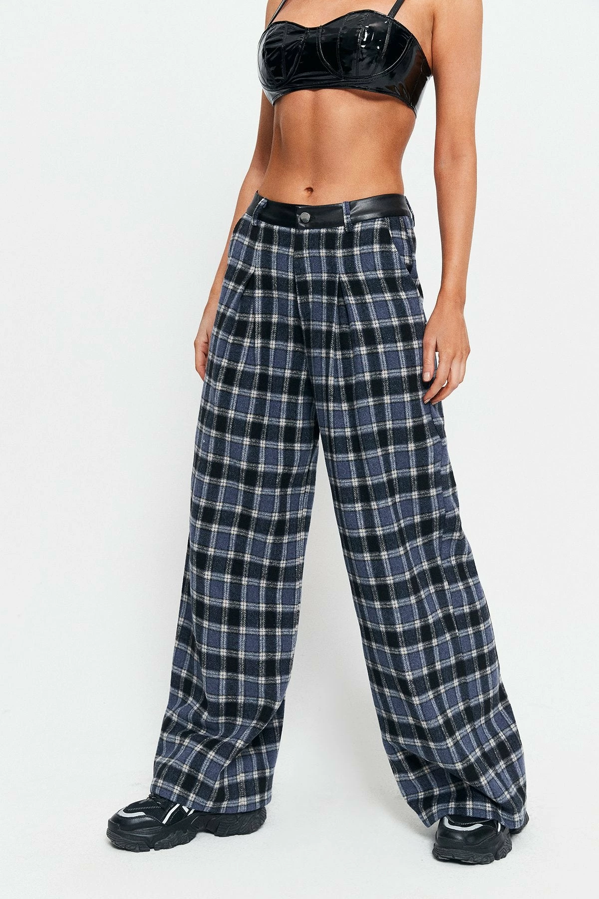 SOLADO Low Waist Check Print PU Leather Splicing Straight Pants 5 SOLADO Low Waist Check Print PU Leather Splicing Straight Pants - Image 3