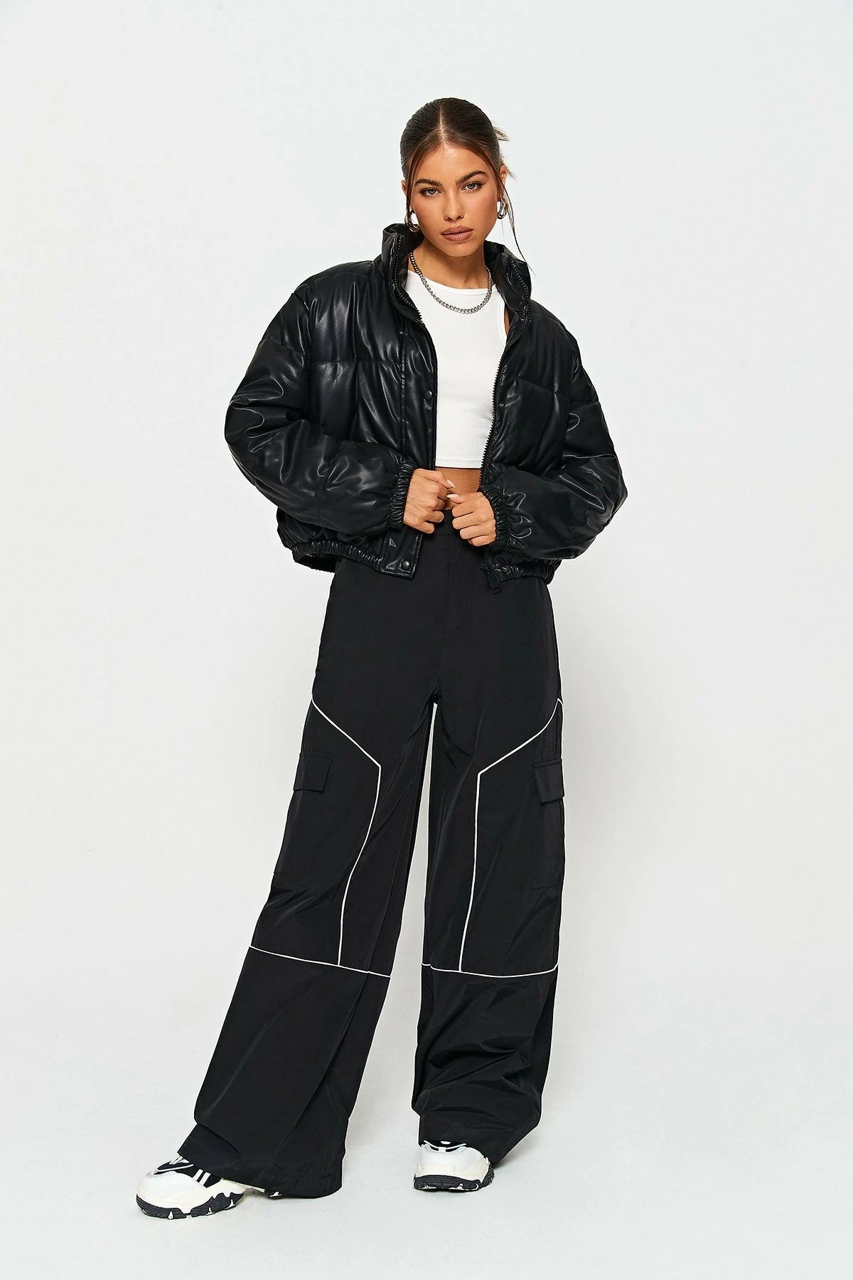 SOLADO Colorblock Dual Pocket Cargo Wide Leg Pants 6 SOLADO Colorblock Dual Pocket Cargo Wide Leg Pants - Image 4