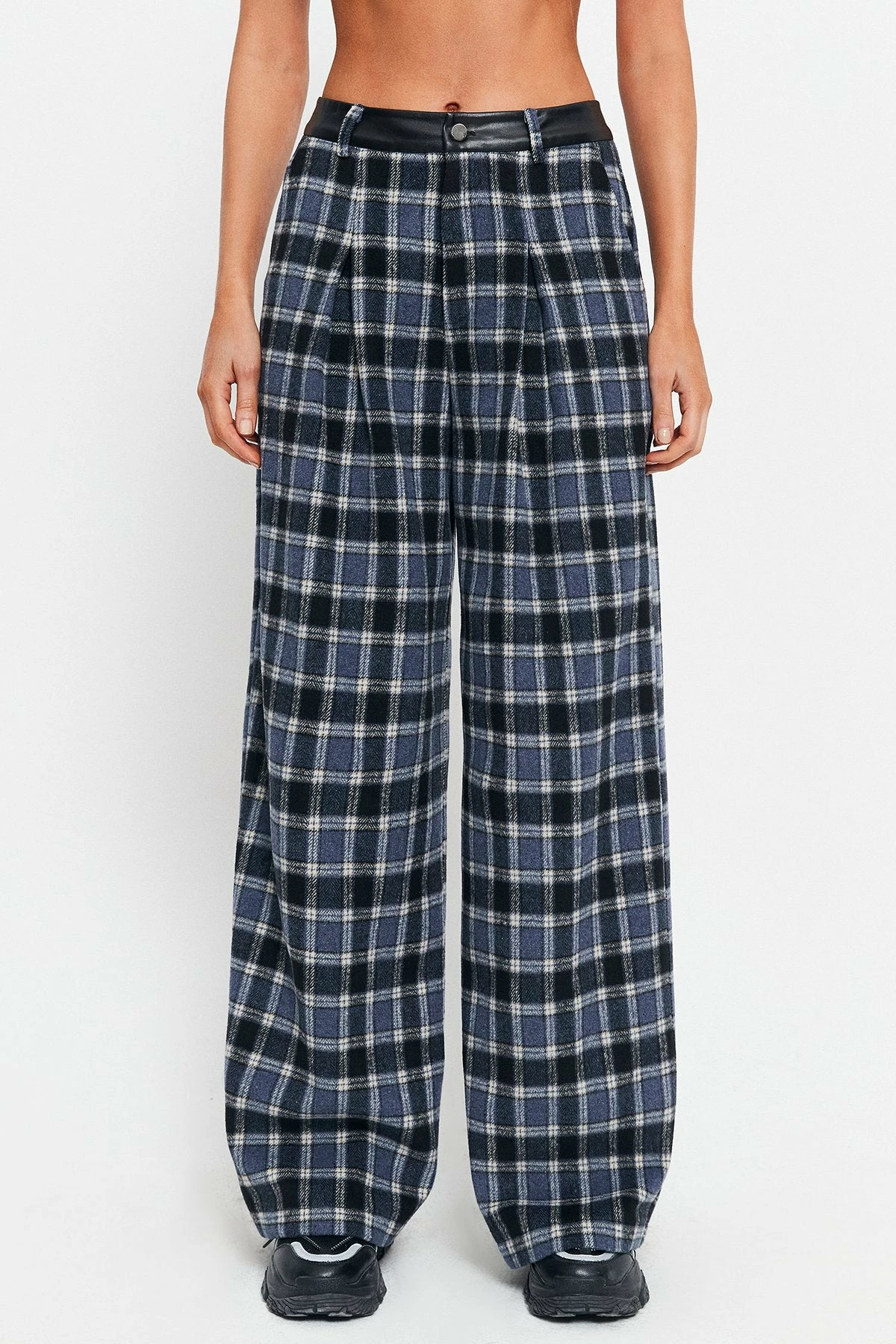 SOLADO Low Waist Check Print PU Leather Splicing Straight Pants 8 SOLADO Low Waist Check Print PU Leather Splicing Straight Pants - Image 6