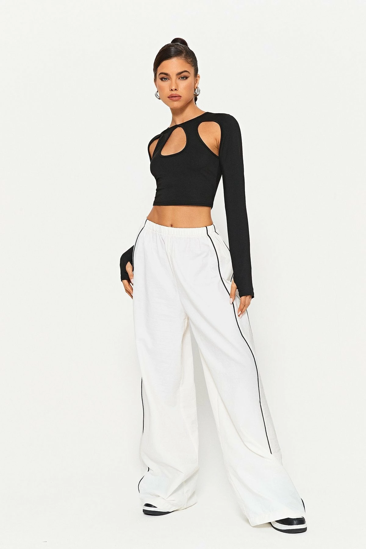 SOLADO Colorblock Trim Oversize Wide Leg Pants 4 SOLADO Colorblock Trim Oversize Wide Leg Pants - Image 3