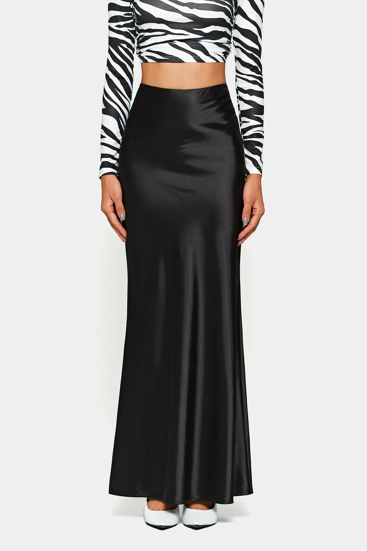 SOLADO Low Waist Split Hem Mermaid Satin Maxi Skirt 8 SOLADO Low Waist Split Hem Mermaid Satin Maxi Skirt - Image 6