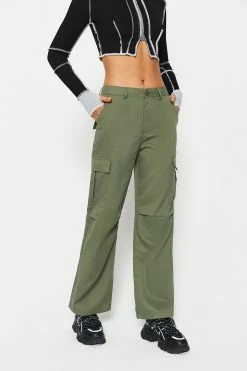 Solado Low Waist Pocket Patched Solid Cargo Pants
