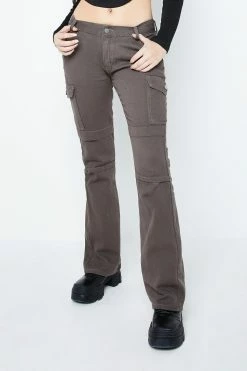 Solado Low Waist Pocket Patched Cargo Straight Leg Jeans