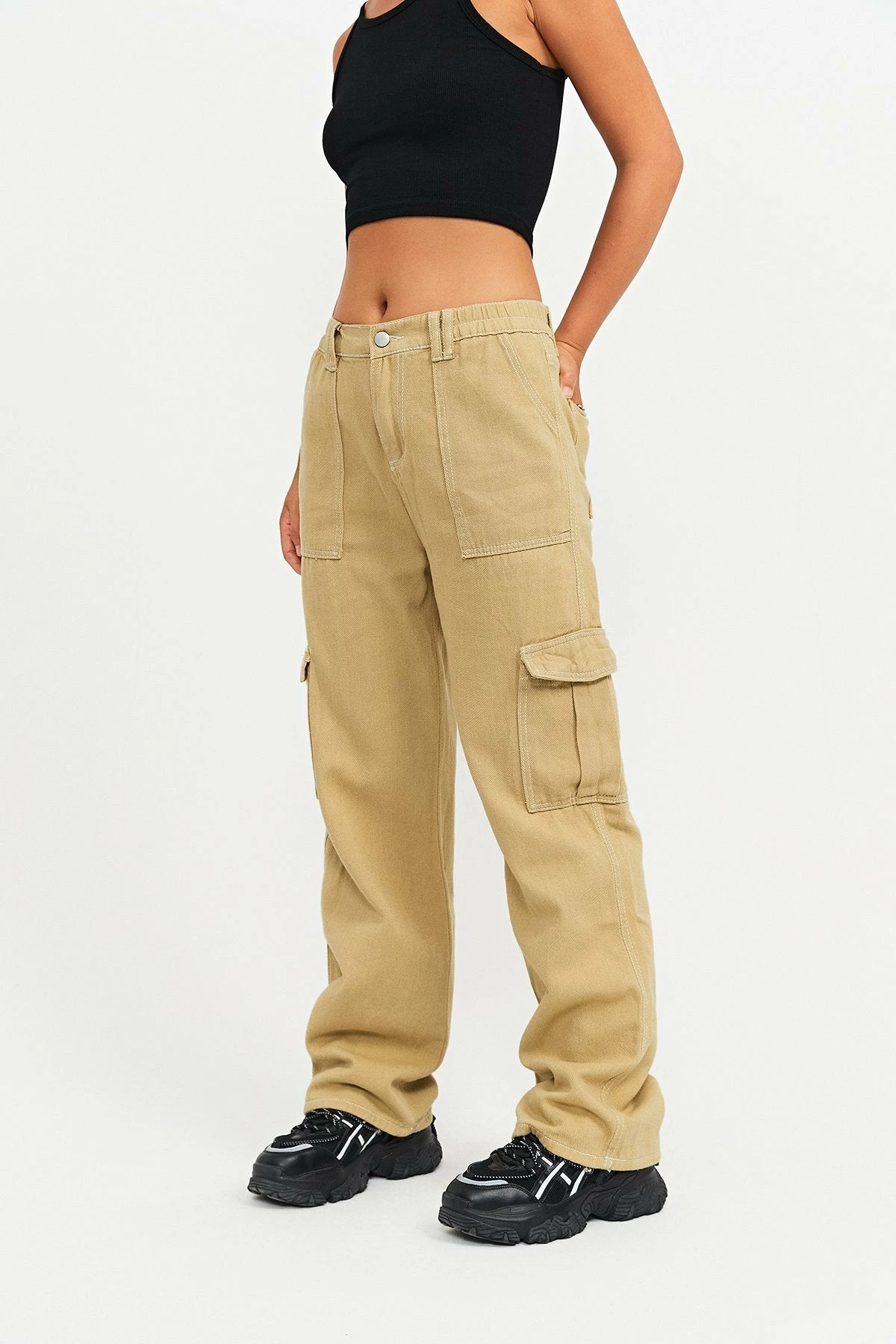 Solado High Waist Pocket Patched Solid Cargo Pants 3 Solado High Waist Pocket Patched Solid Cargo Pants