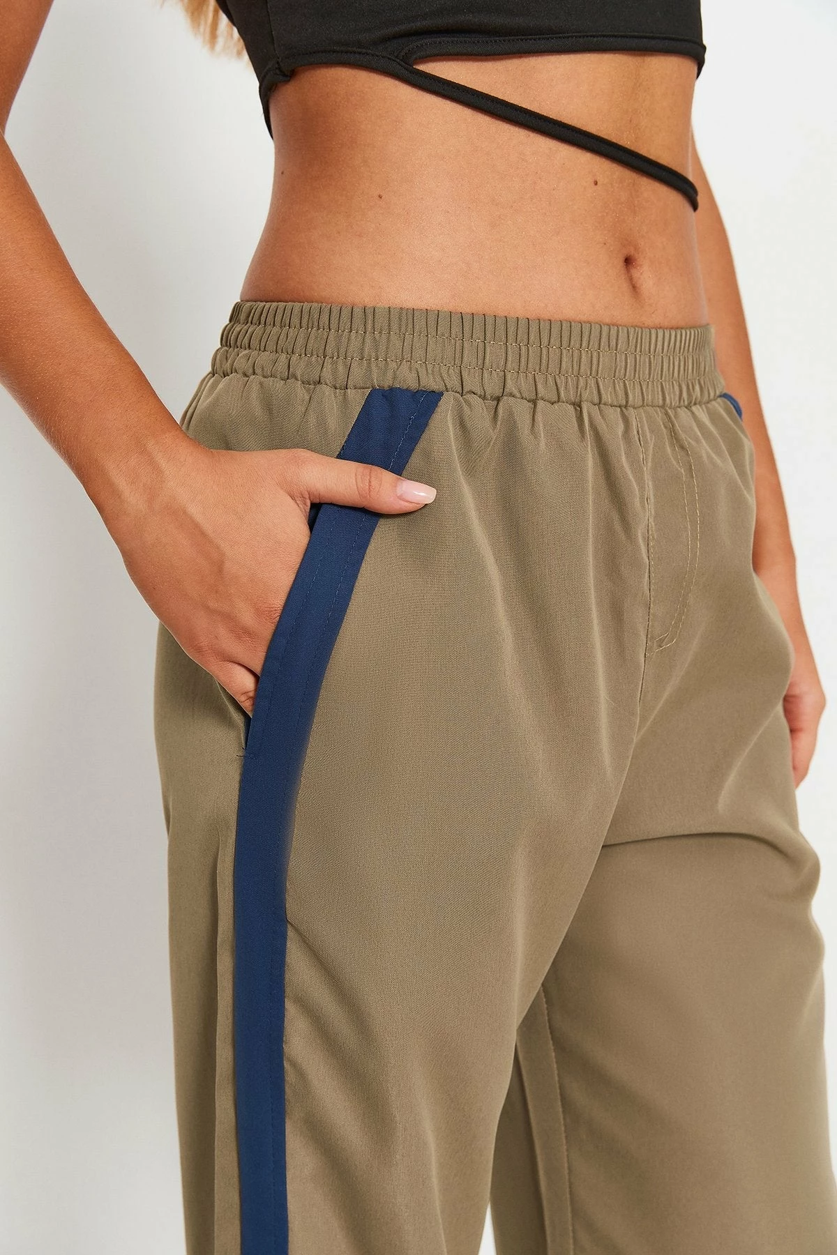 Solado Low Waist Colorblock Split Hem Splicing Joggers 7 Solado Low Waist Colorblock Split Hem Splicing Joggers - Image 5
