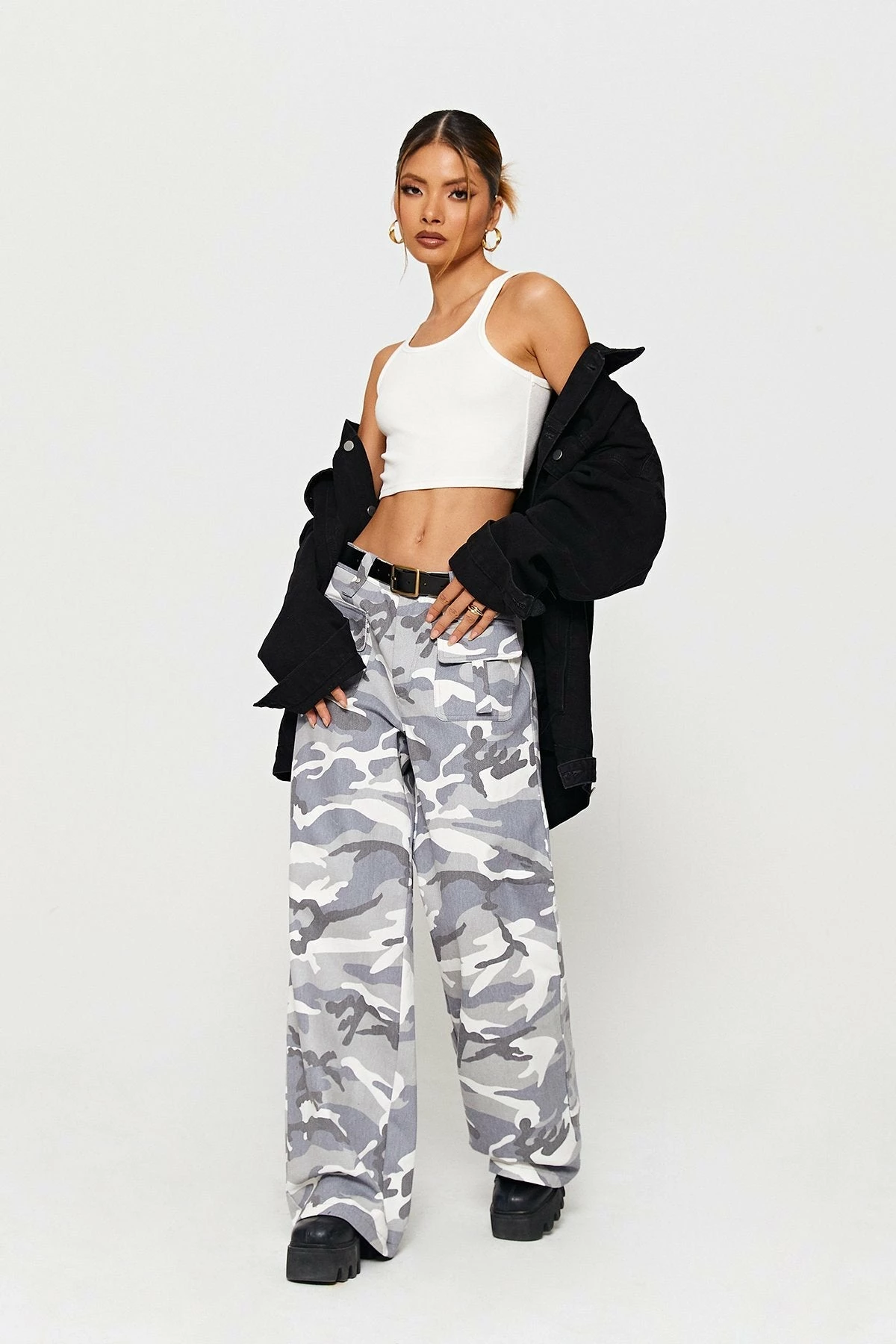 SOLADO Low Waist Camo Print Pocket Patched Straight Pants 6 SOLADO Low Waist Camo Print Pocket Patched Straight Pants - Image 4