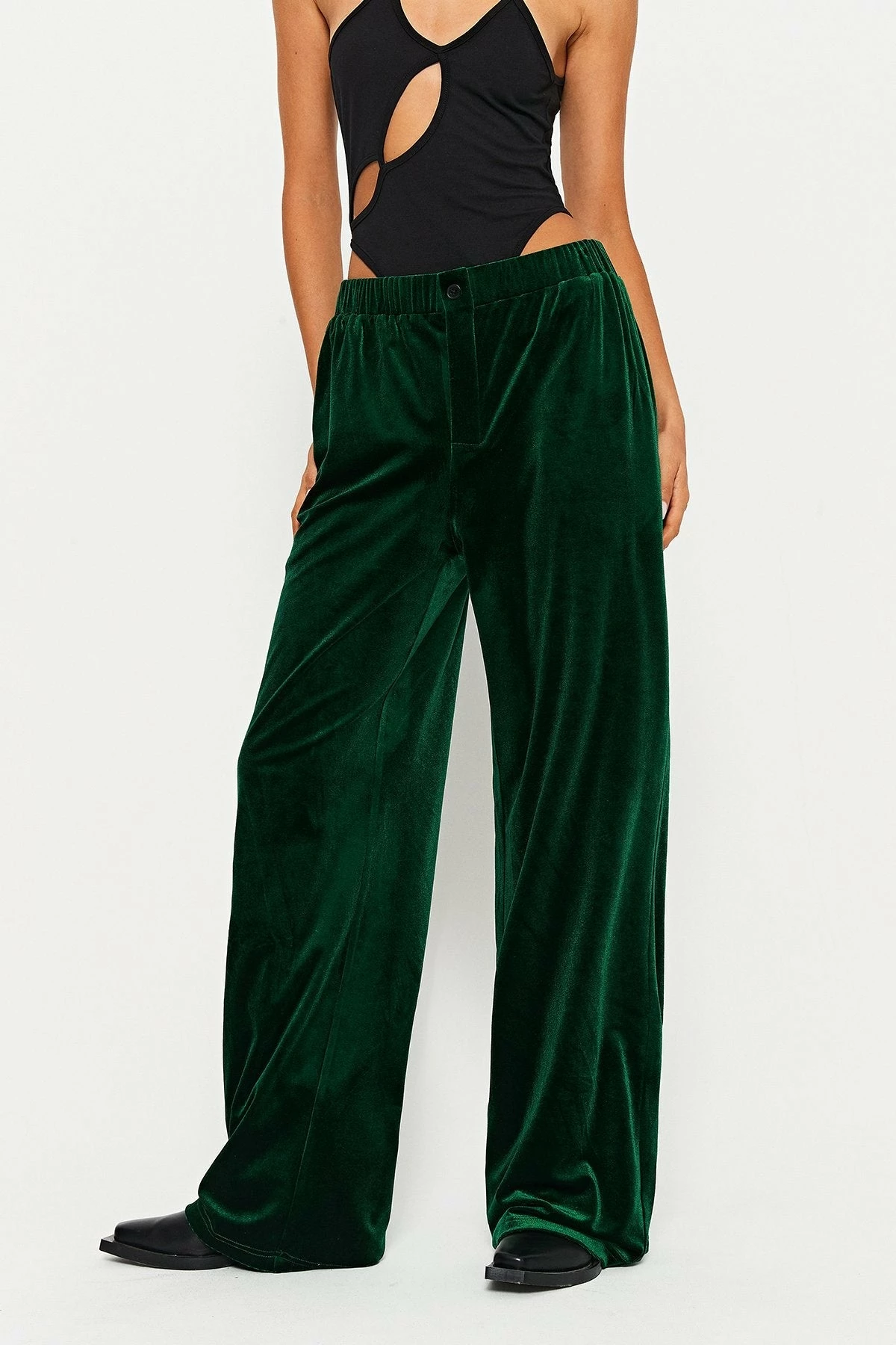 SOLADO Low Waist Dual Pocket Velvet Straight Pants 3 SOLADO Low Waist Dual Pocket Velvet Straight Pants