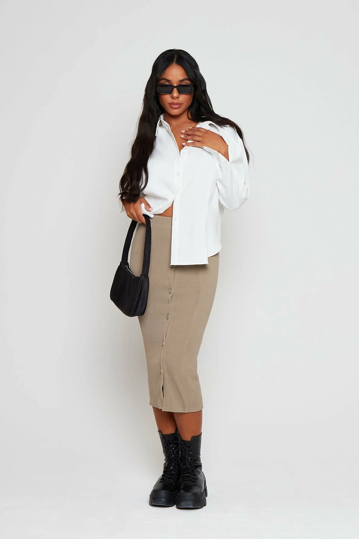 SOLADO Button Front Ribbed Knit Bodycon Midi Skirt 4 SOLADO Button Front Ribbed Knit Bodycon Midi Skirt - Image 2