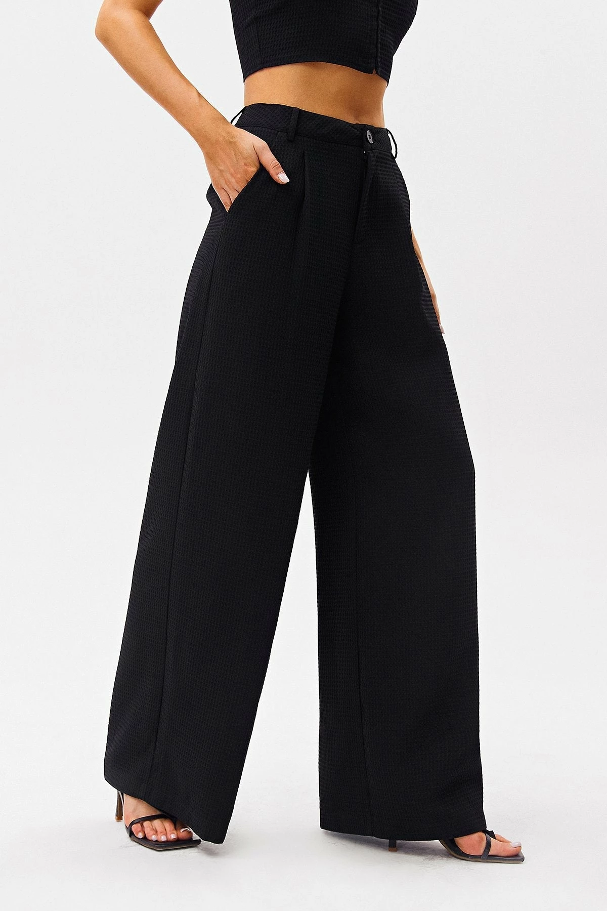 SOLADO Waffle Knit Low Waist Dual Pocket Wide Leg Pants 4 SOLADO Waffle Knit Low Waist Dual Pocket Wide Leg Pants - Image 2