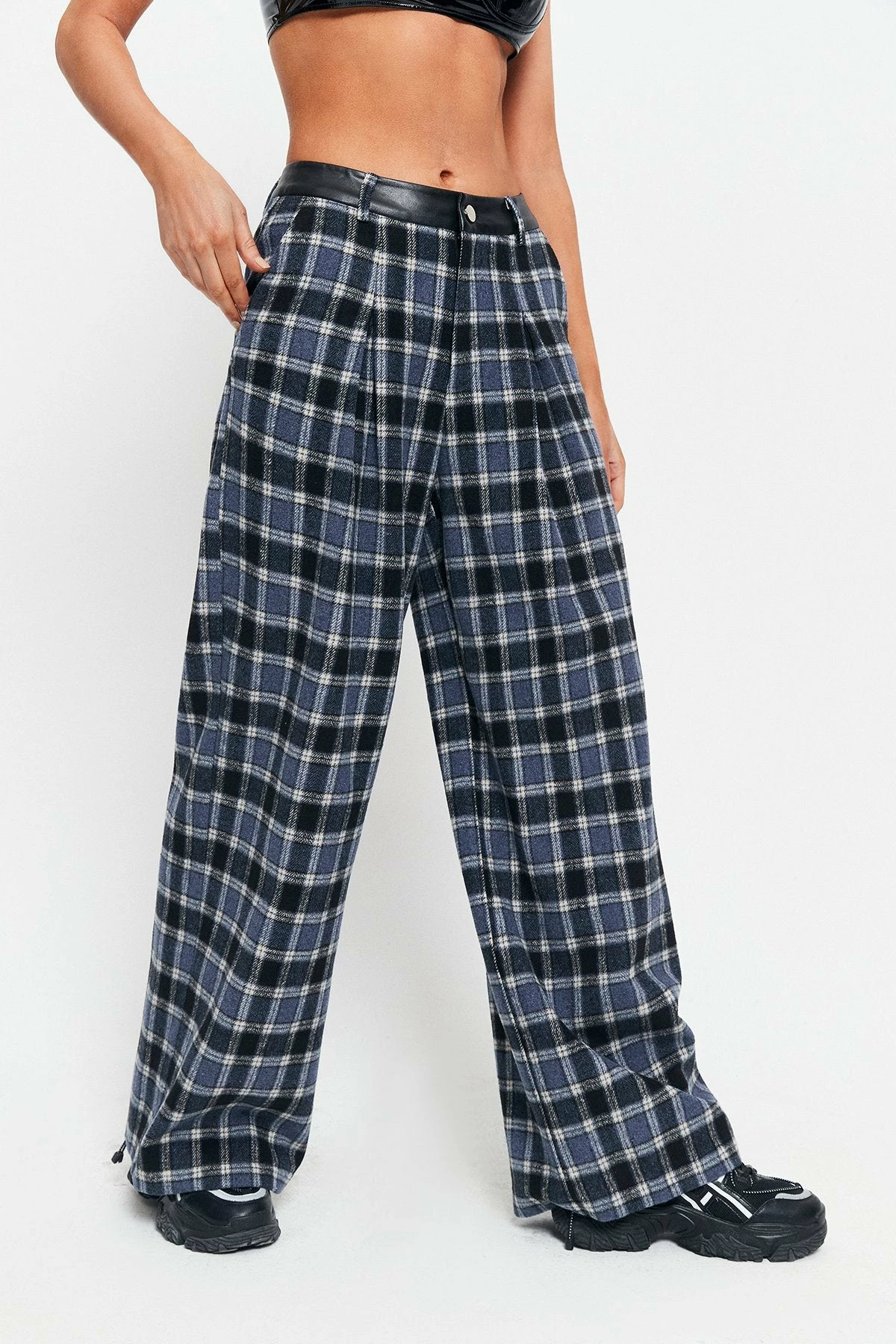 SOLADO Low Waist Check Print PU Leather Splicing Straight Pants 4 SOLADO Low Waist Check Print PU Leather Splicing Straight Pants - Image 2
