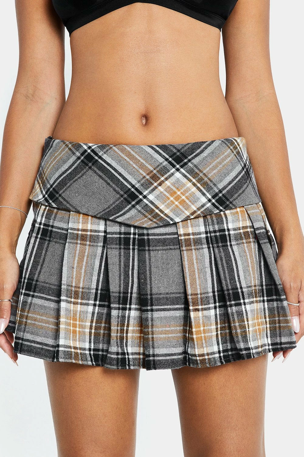 SOLADO Low Waist Check Print Pleated Mini Skirt 9 SOLADO Low Waist Check Print Pleated Mini Skirt - Image 7