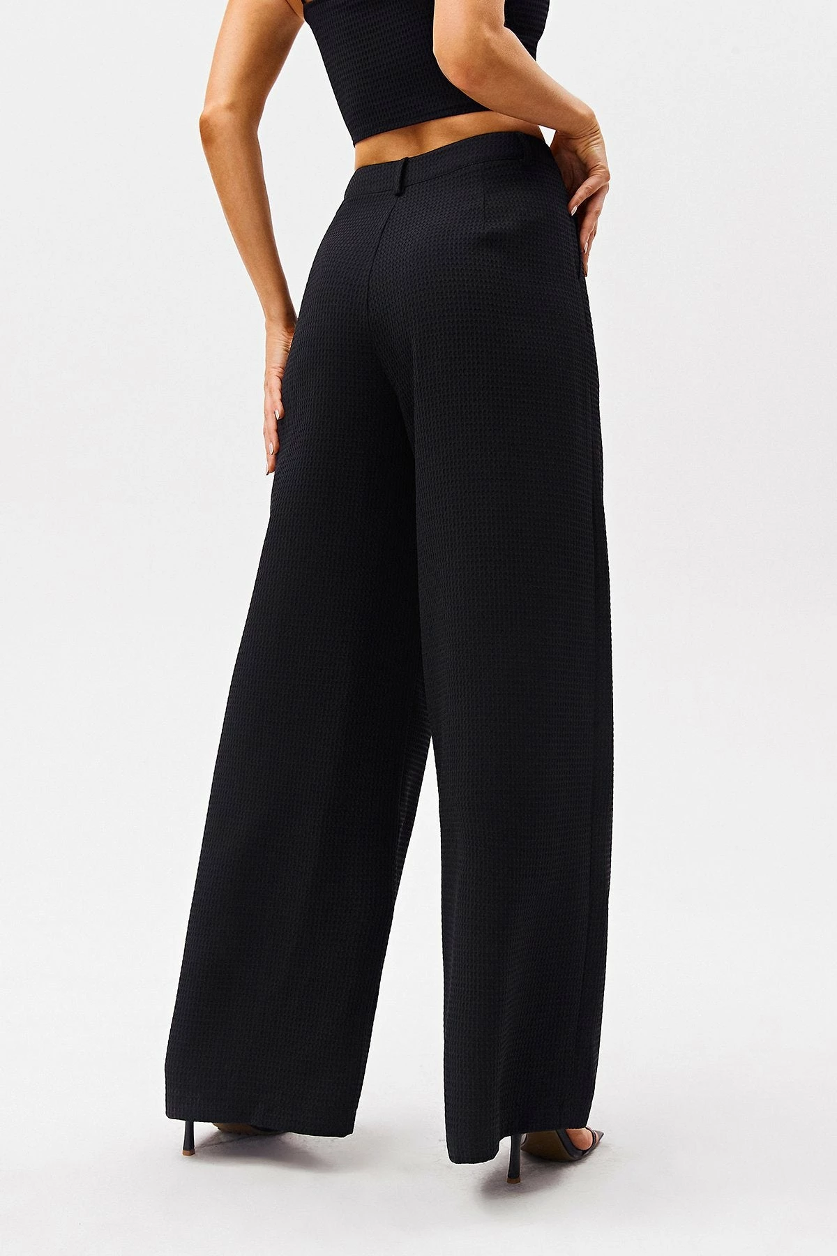 SOLADO Waffle Knit Low Waist Dual Pocket Wide Leg Pants 5 SOLADO Waffle Knit Low Waist Dual Pocket Wide Leg Pants - Image 3