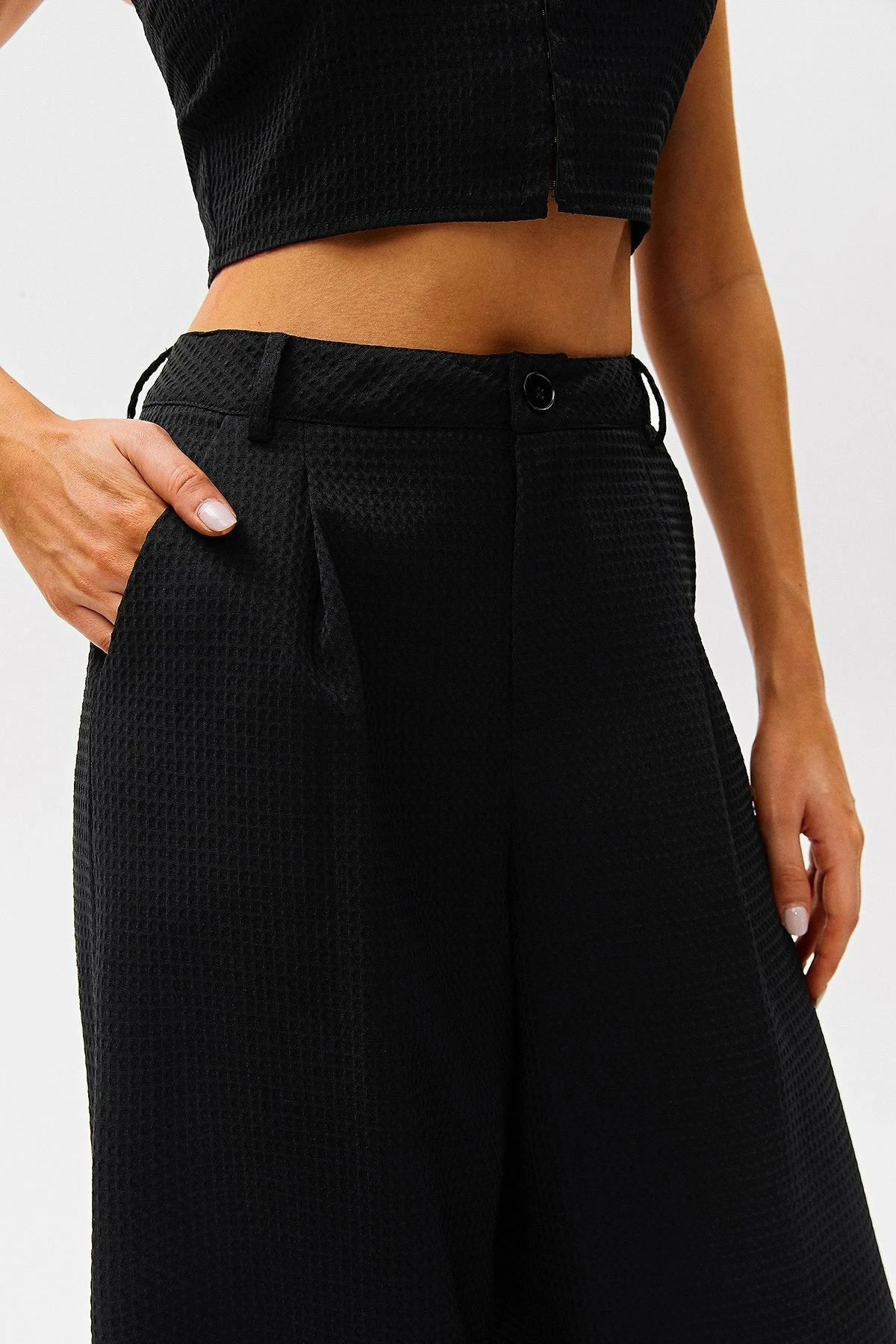 SOLADO Waffle Knit Low Waist Dual Pocket Wide Leg Pants 7 SOLADO Waffle Knit Low Waist Dual Pocket Wide Leg Pants - Image 5
