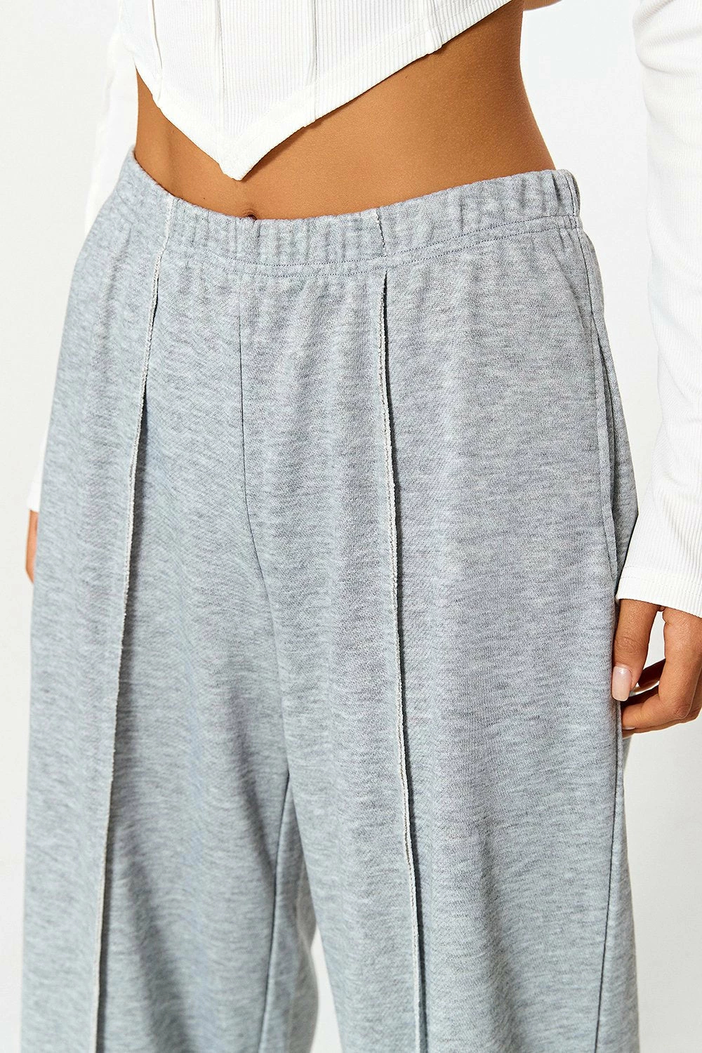 SOLADO Seam Detail Dual Pocket Solid Straight Pants 7 SOLADO Seam Detail Dual Pocket Solid Straight Pants - Image 5