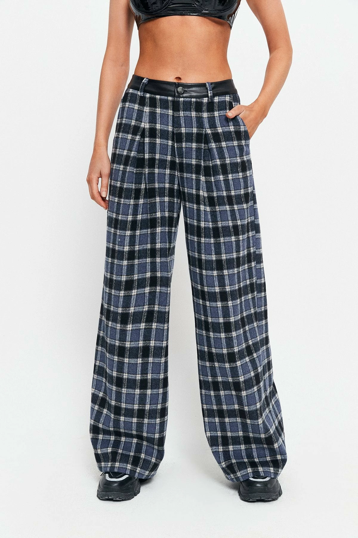 SOLADO Low Waist Check Print PU Leather Splicing Straight Pants 3 SOLADO Low Waist Check Print PU Leather Splicing Straight Pants