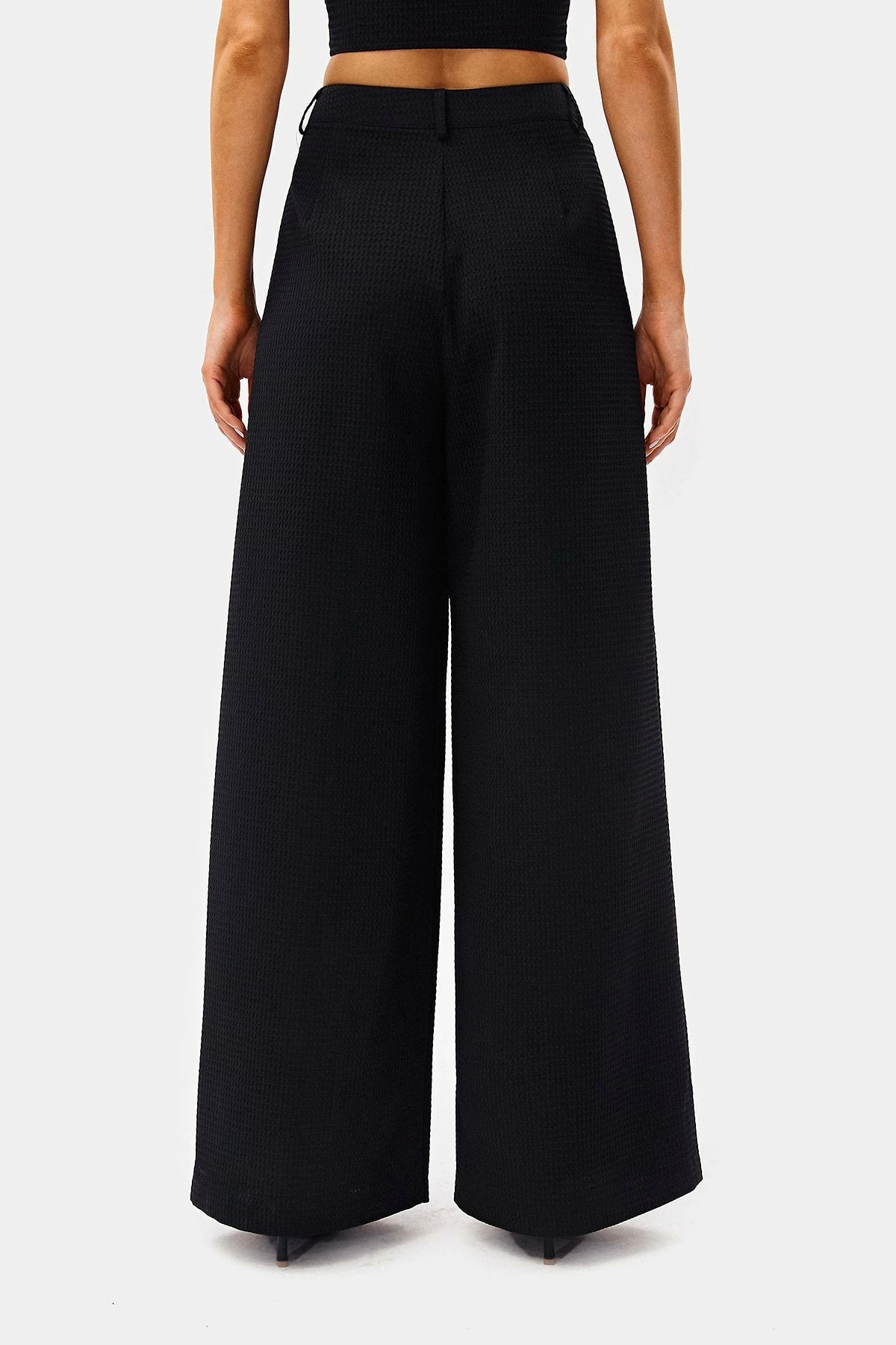 SOLADO Waffle Knit Low Waist Dual Pocket Wide Leg Pants 9 SOLADO Waffle Knit Low Waist Dual Pocket Wide Leg Pants - Image 7