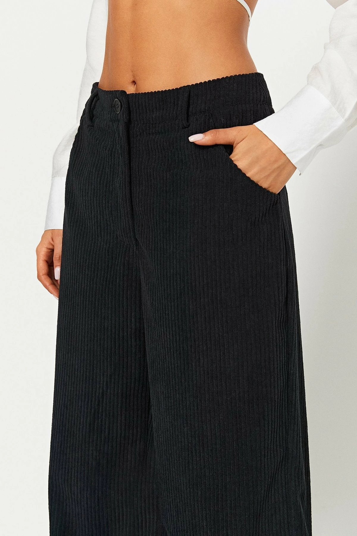 SOLADO Corduroy High Waist Dual Pocket Solid Wide Leg Pants 7 SOLADO Corduroy High Waist Dual Pocket Solid Wide Leg Pants - Image 5