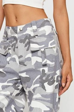 SOLADO Low Waist Camo Print Pocket Patched Straight Pants 11 SOLADO Low Waist Camo Print Pocket Patched Straight Pants -solado Sales Store jpeg dc02c891 e28b 437e a214 18054e7f2a05 1800x1800
