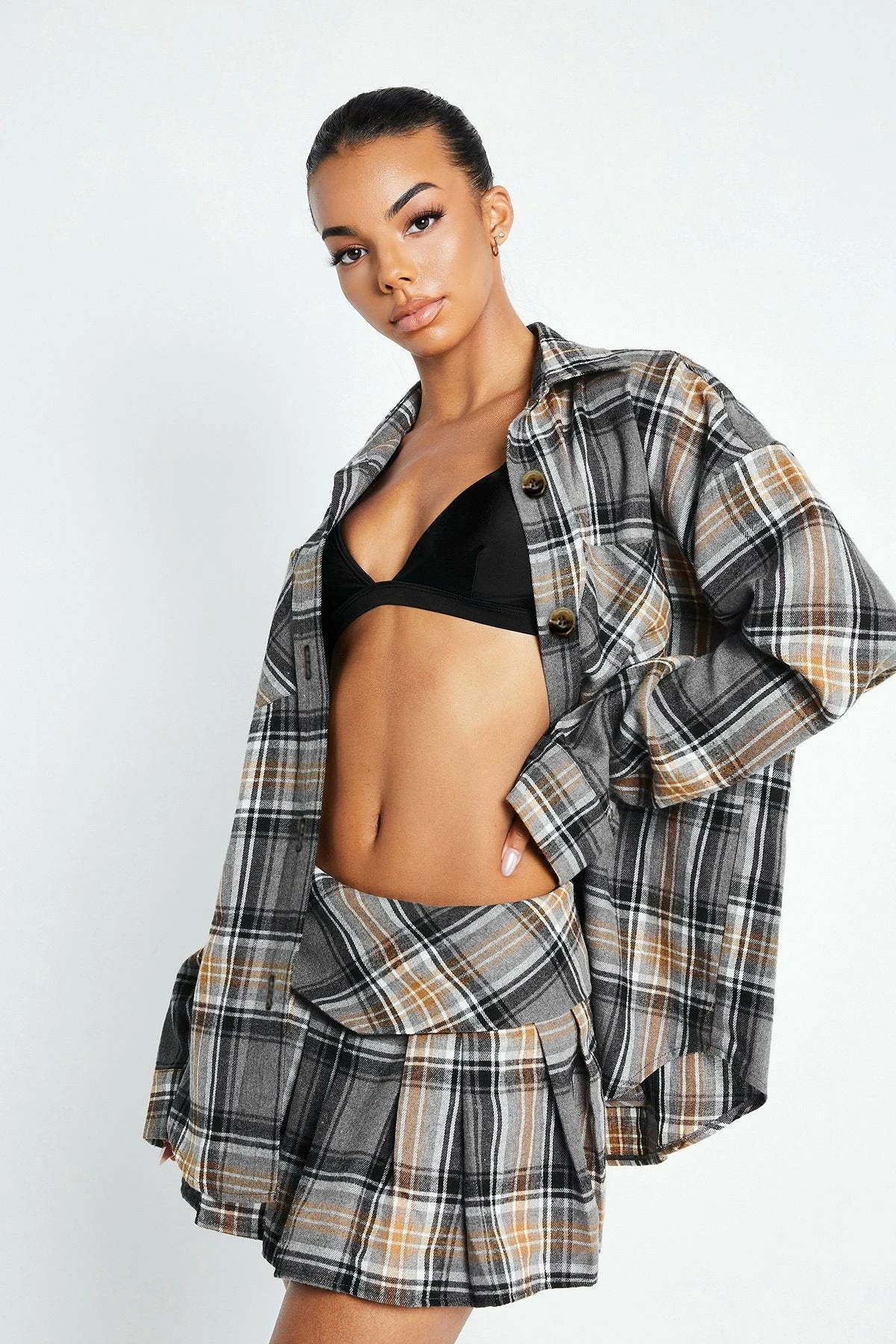 SOLADO Low Waist Check Print Pleated Mini Skirt 6 SOLADO Low Waist Check Print Pleated Mini Skirt - Image 4