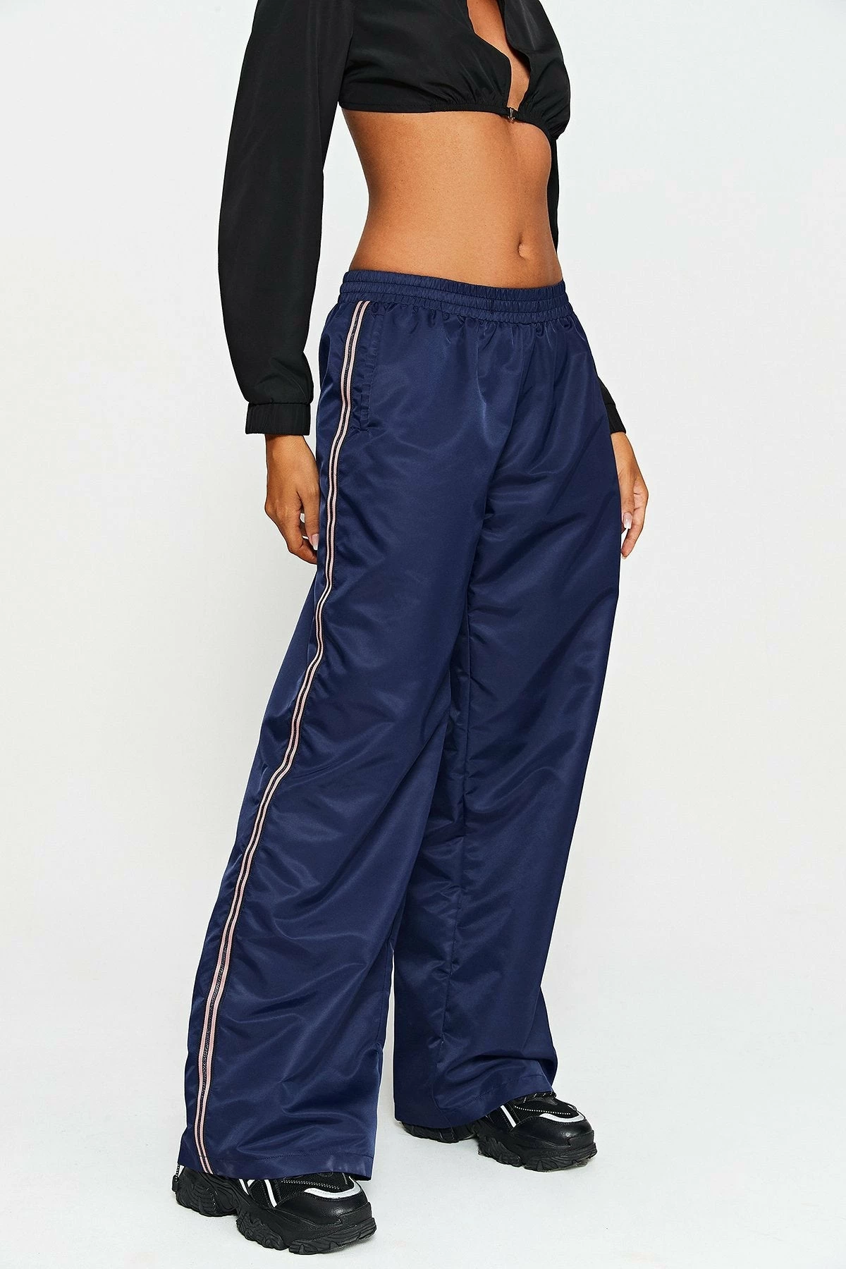 SOLADO Dual Pocket Colorblock Trim Wide Leg Pants 3 SOLADO Dual Pocket Colorblock Trim Wide Leg Pants