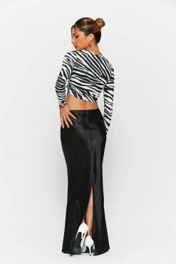 SOLADO Low Waist Split Hem Mermaid Satin Maxi Skirt 12 SOLADO Low Waist Split Hem Mermaid Satin Maxi Skirt -solado Sales Store jpeg edd041a5 9f06 42f5 99ec a2b62db37a21 1800x1800