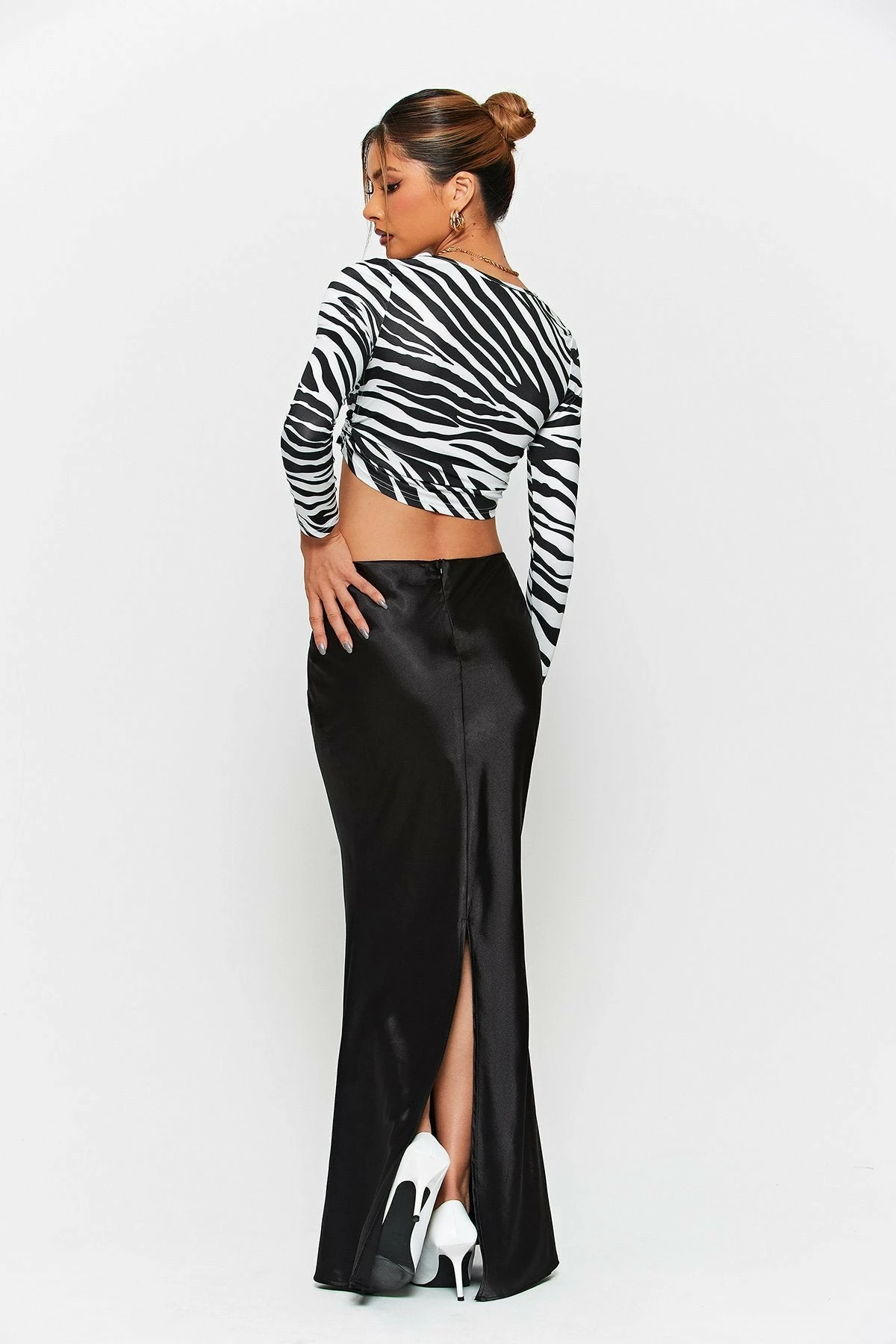SOLADO Low Waist Split Hem Mermaid Satin Maxi Skirt 6 SOLADO Low Waist Split Hem Mermaid Satin Maxi Skirt - Image 4