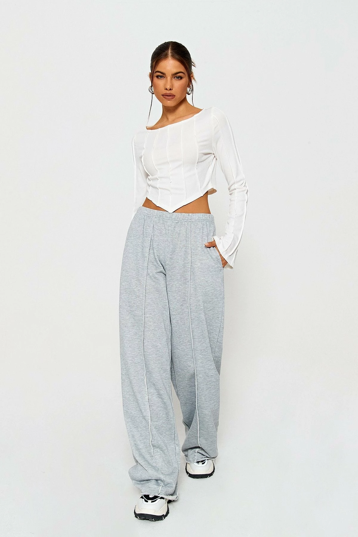 SOLADO Seam Detail Dual Pocket Solid Straight Pants 6 SOLADO Seam Detail Dual Pocket Solid Straight Pants - Image 4